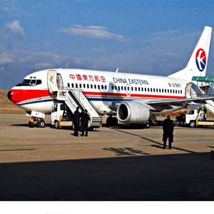 三源浦机场托运航空快运业稳步发展的原因是什么？